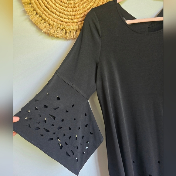 IC COLLECTION Connie K New Black Laser Cut Twist Pocket Jersey Top SZ Medium - Picture 7 of 10